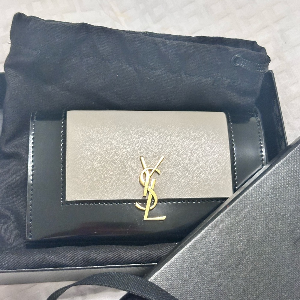 Yves Saint Laurent Black and Cream Key Card Holder On SALE 🛑 - Picture 10 of 12
